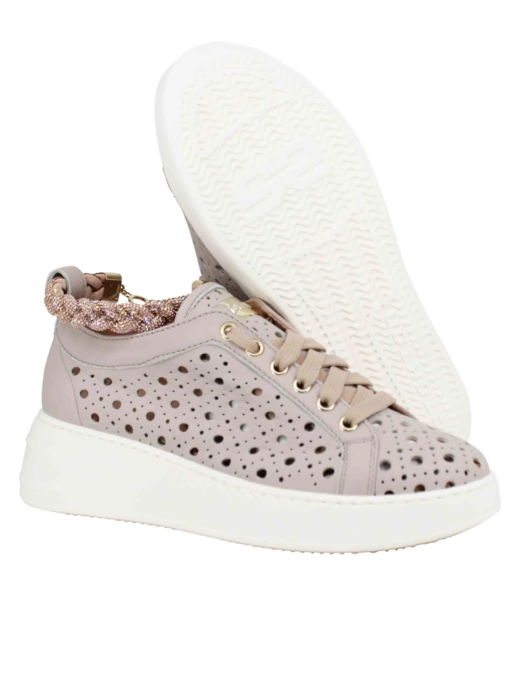 Sneakers donna in pelle forata taupe con cavigliera in strass